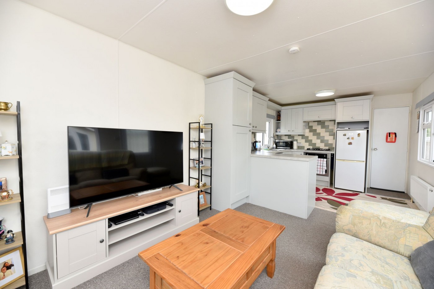 2 bedroom park home in Station Road, Lower Stondon