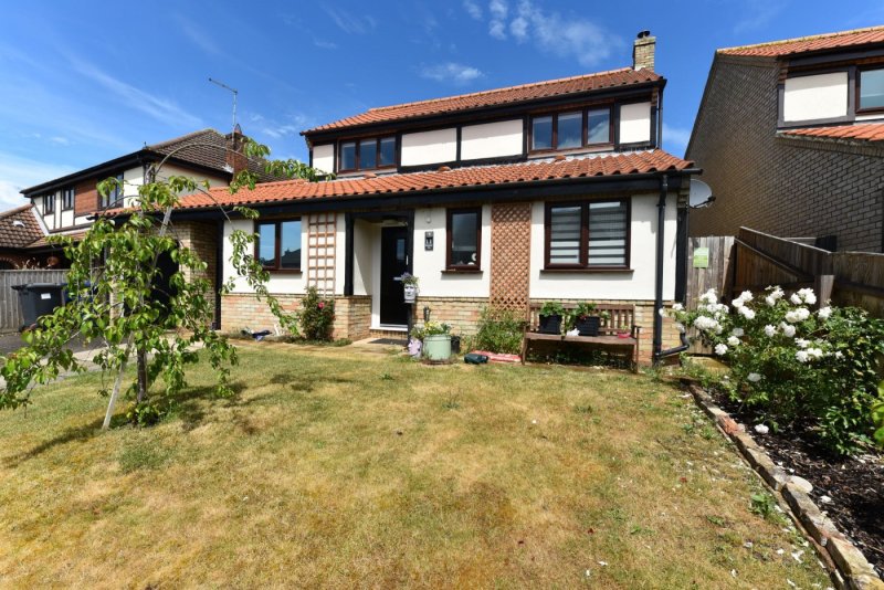4 bedroom house in Hammond Way, Somersham