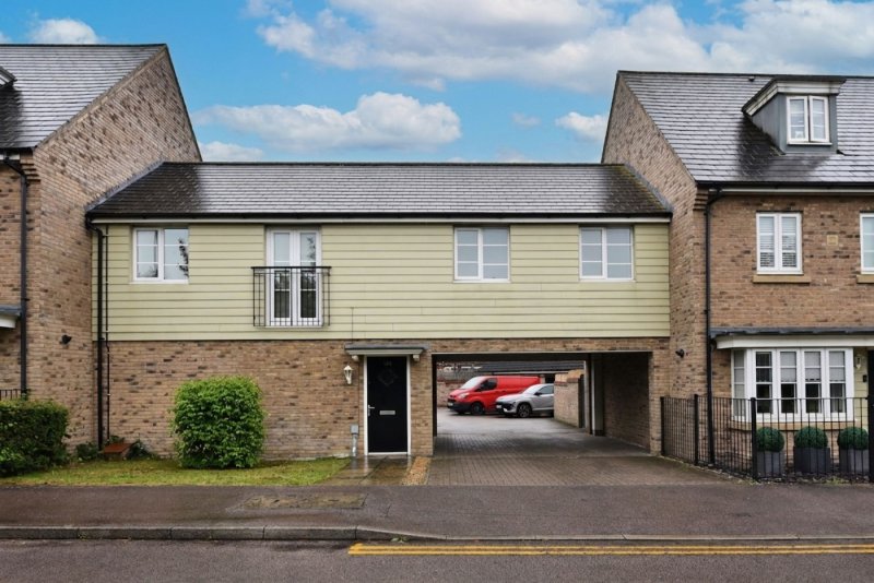 2 bedroom flat in Stone Hill, St. Neots