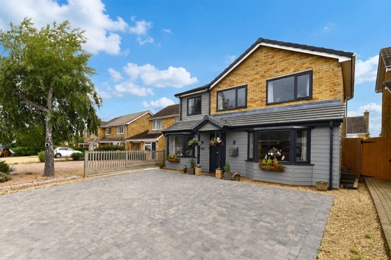 4 bedroom house in Bramley Avenue, Needingworth