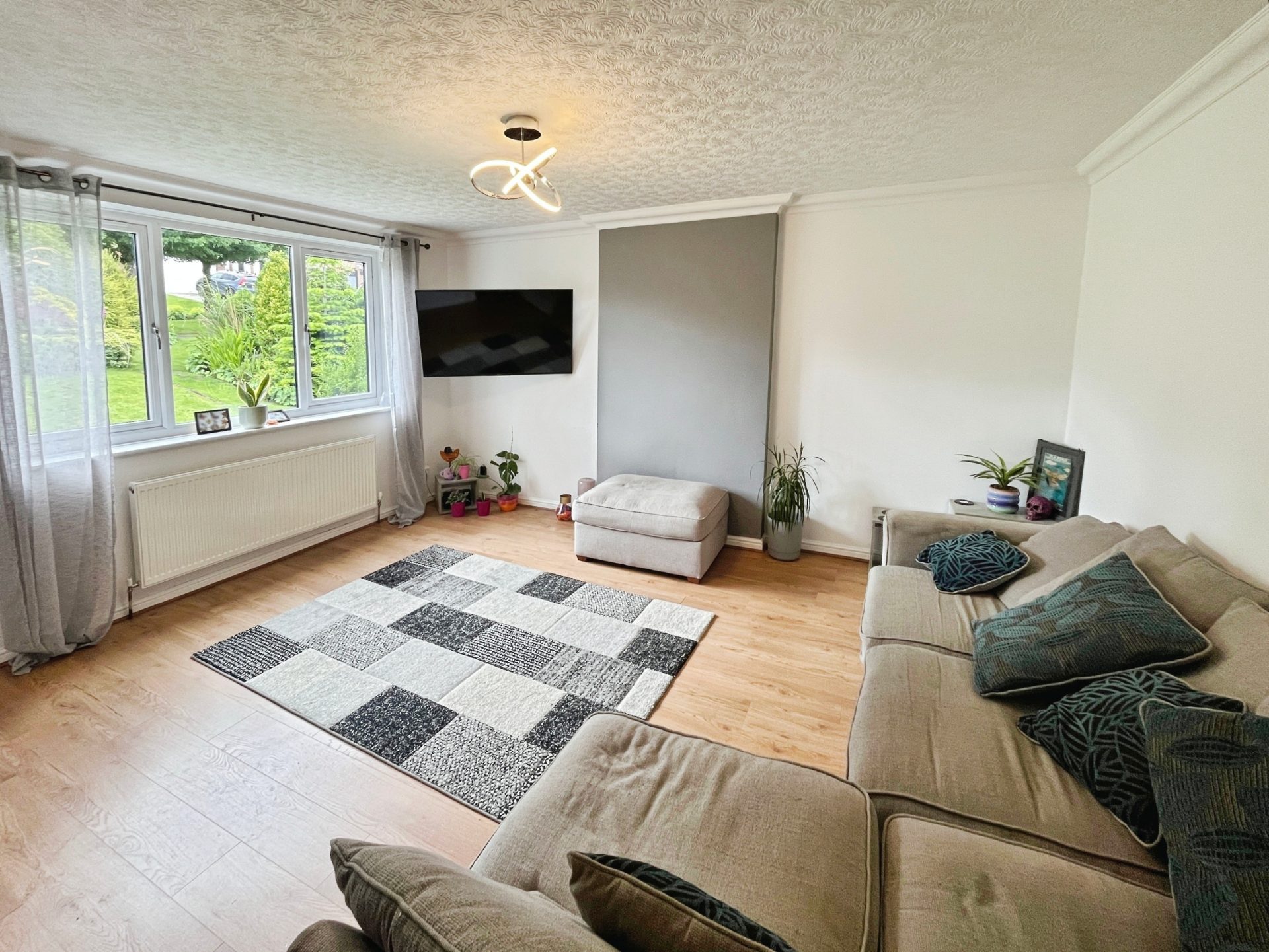 Milverton Close, Lostock