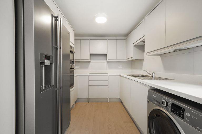 2 bedroom Flat - Norman Court