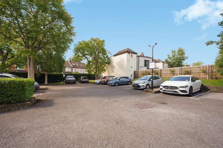 2 bedroom Flat - Norman Court
