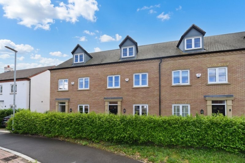 3 bedroom house in Crest Drive, Fenstanton