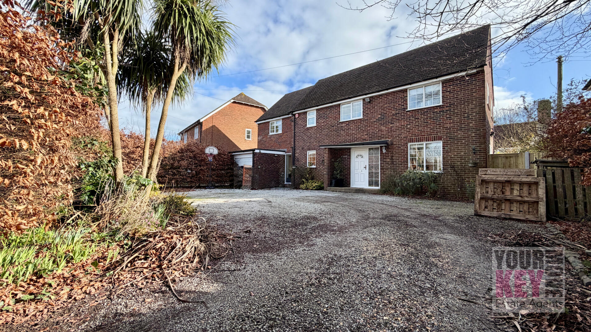 5 bedroom house in The Street, Newington, Folkestone, Kent, CT18 8AU