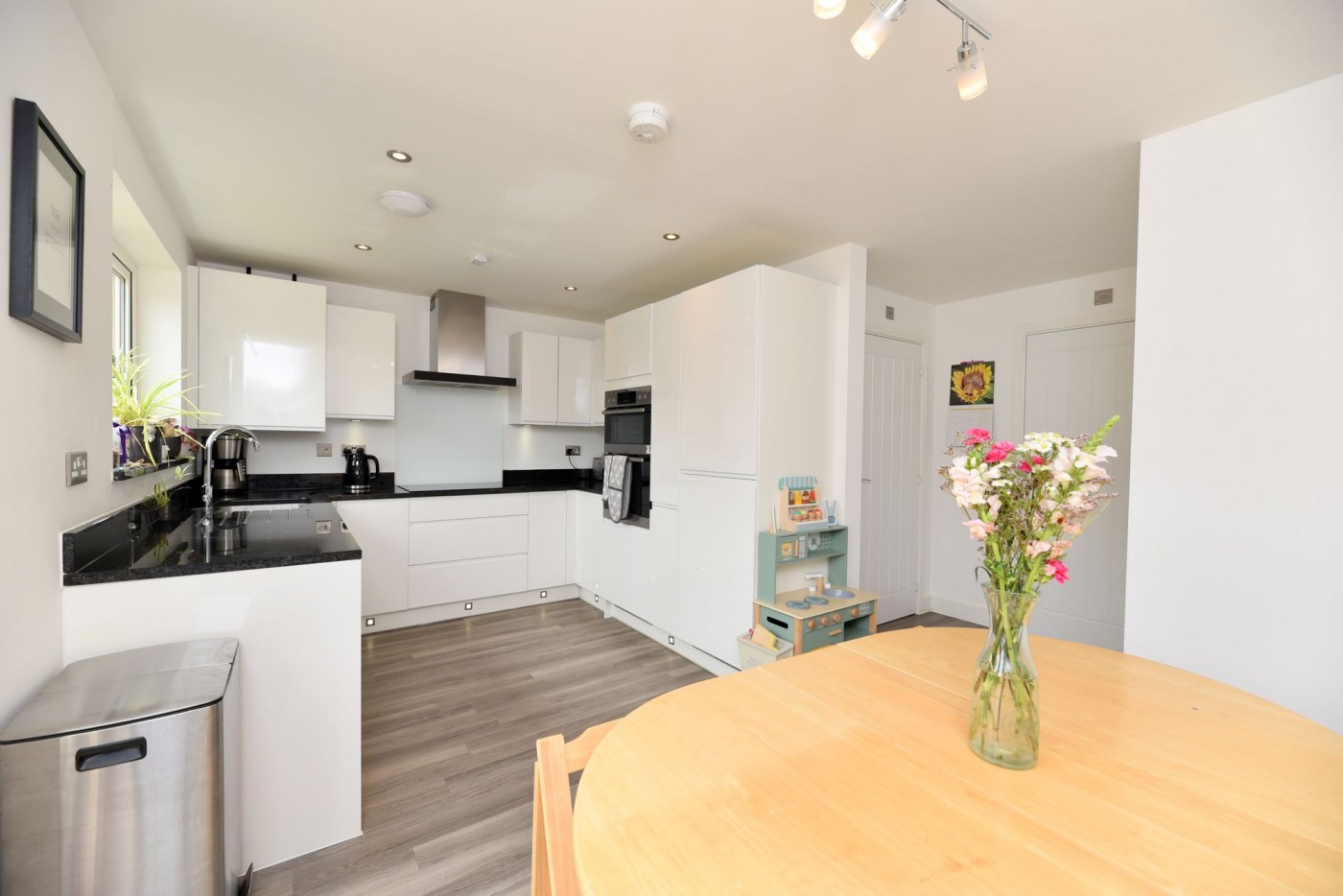 4 bedroom house in Hollyhock Way, Biggleswade