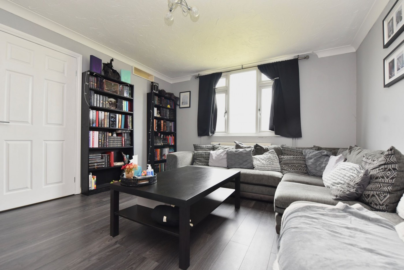 3 bedroom house in Whitehall Walk, St. Neots