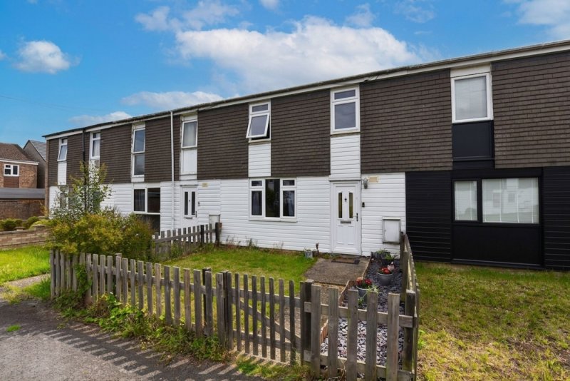 3 bedroom house in Whitehall Walk, St. Neots