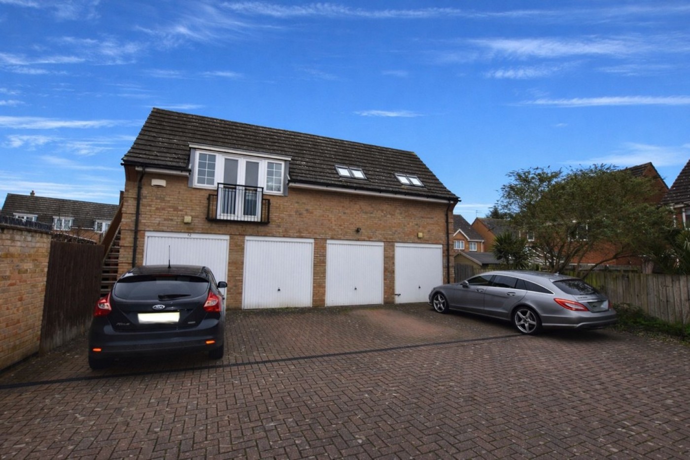 2 bedroom link detached in Arrow Court, Hampton Hargate