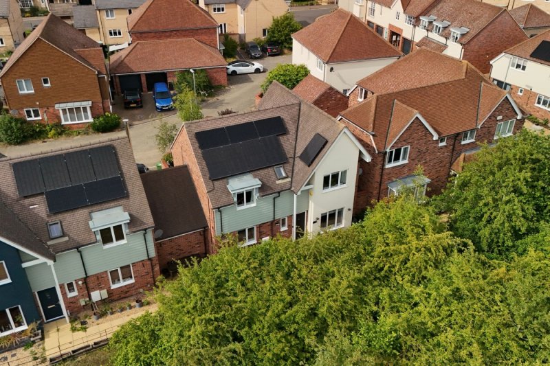 4 bedroom house in Wood Ridge Crescent, St. Neots