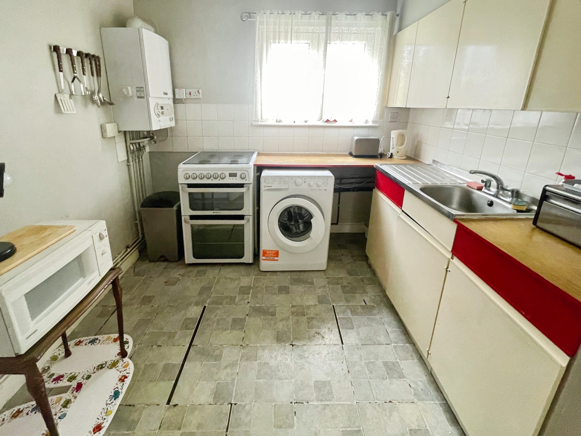 Carlton Gardens, Farnworth