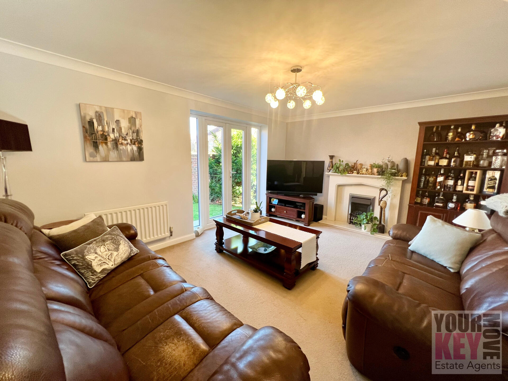 6 bedroom house in Lewis Road, Hawkinge, Folkestone, Kent CT18 7SE