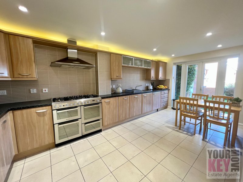6 bedroom house in Lewis Road, Hawkinge, Folkestone, Kent CT18 7SE