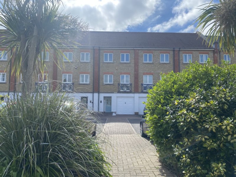 4 bedroom House - The Piazza, Sovereign Harbour South, Eastbourne