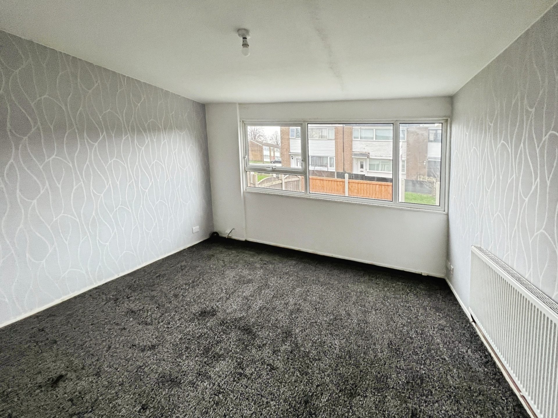 Kerry Grove, Tonge Fold