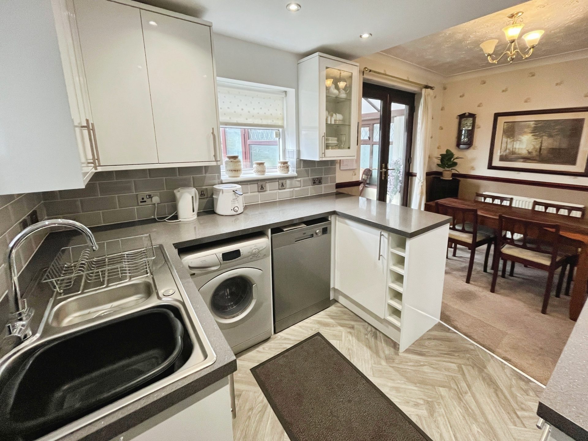 Longfellow Avenue, Middle Hulton