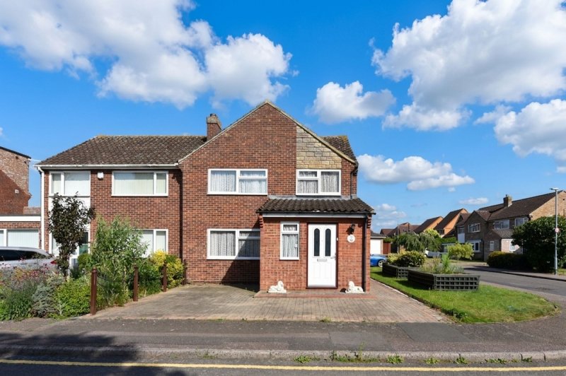 3 bedroom house in Longsands Road, St. Neots