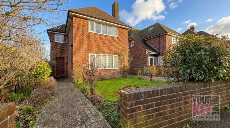 3 bedroom house in Surrenden Road, Folkestone, Kent CT19 4AQ