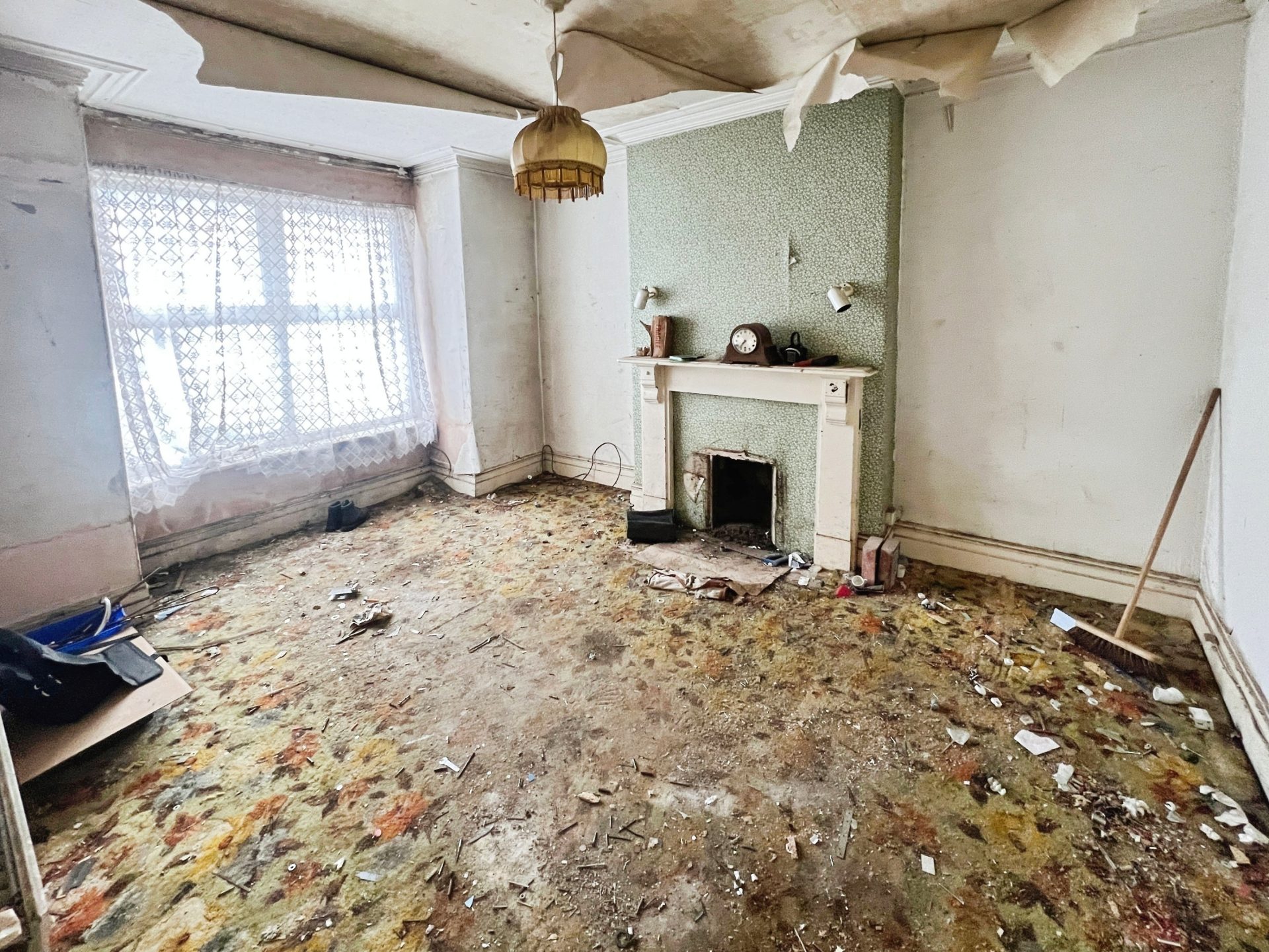 Bennetts Lane, Smithills - For sale by auction