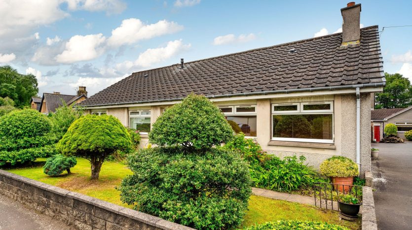 4 bedroom house in 10 Main Road, Condorrat, Cumbernauld