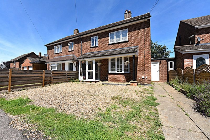 3 bedroom house in Harland Road, St. Neots