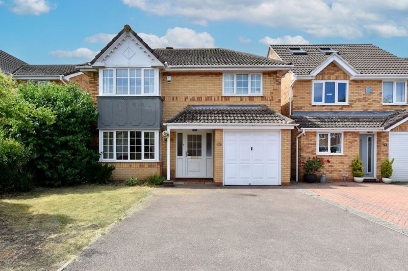 4 bedroom house in Bluebell Close, Biggleswade