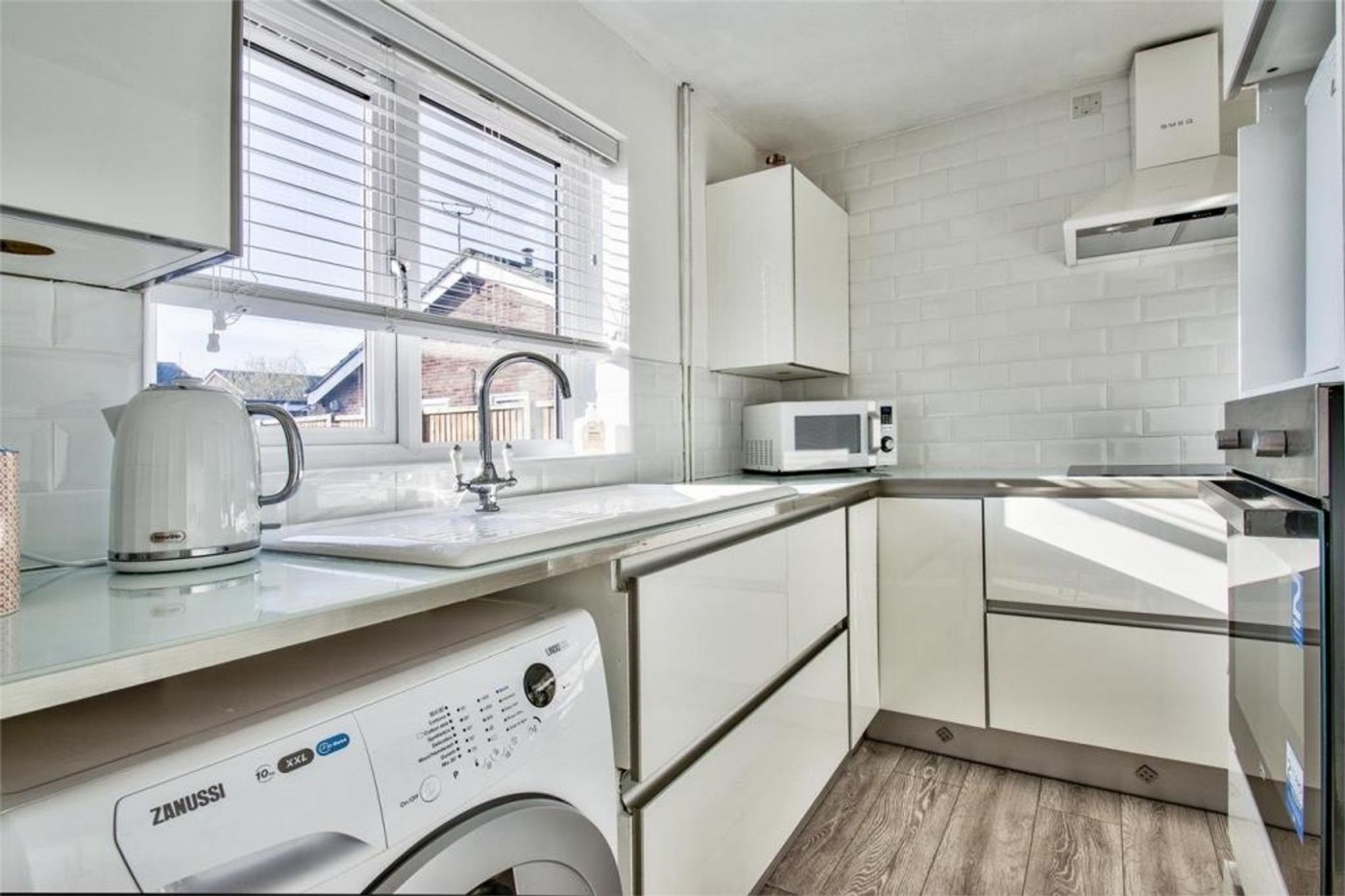 2 bedroom bungalow in Glebe Road, Perry