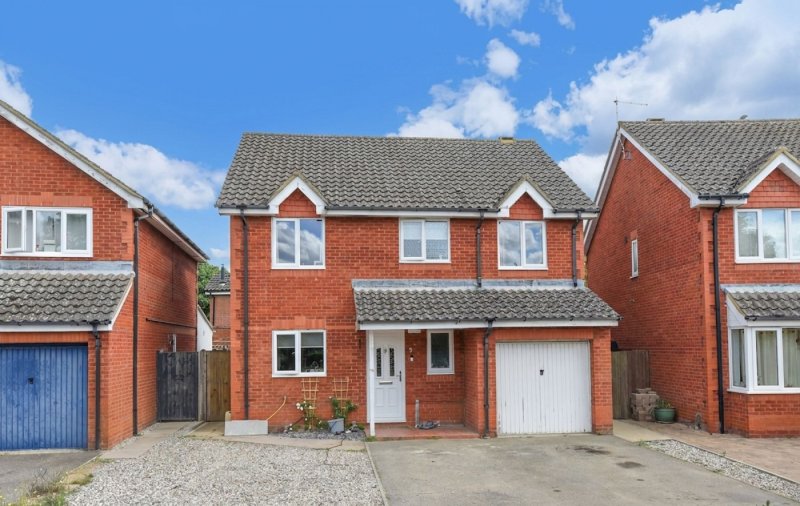 4 bedroom house in Oak Drive, Brampton