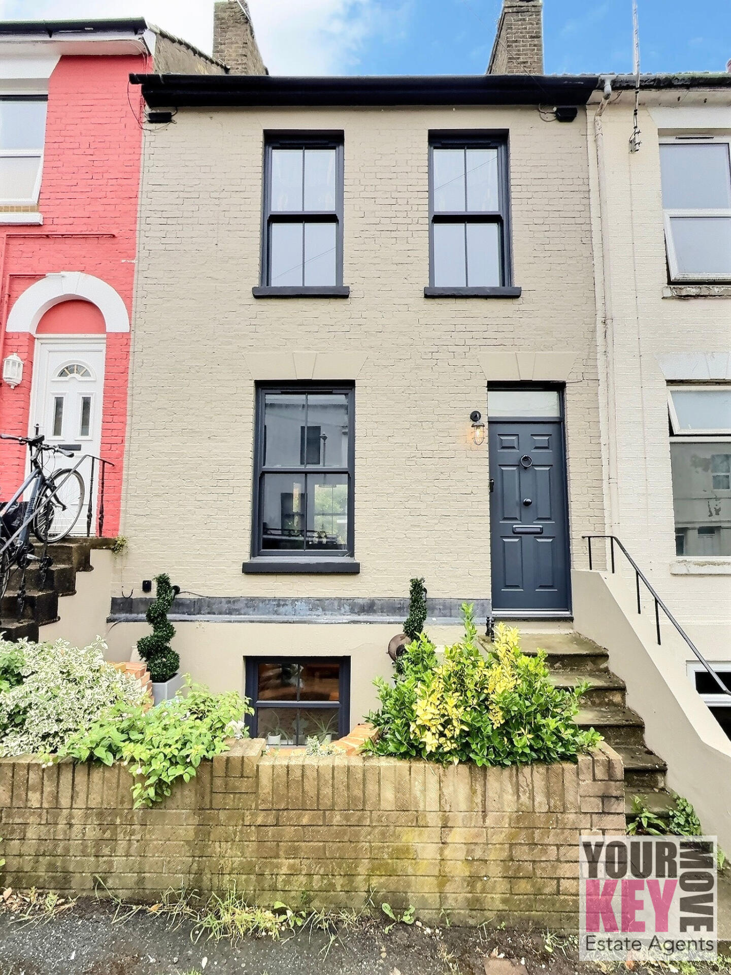 3 bedroom house in East Cliff, Folkestone, Kent CT19 6BX