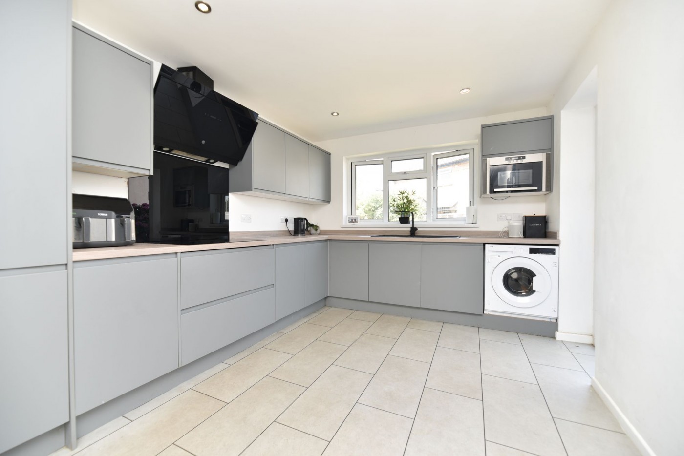 4 bedroom house in St. Margarets Road, Wyton