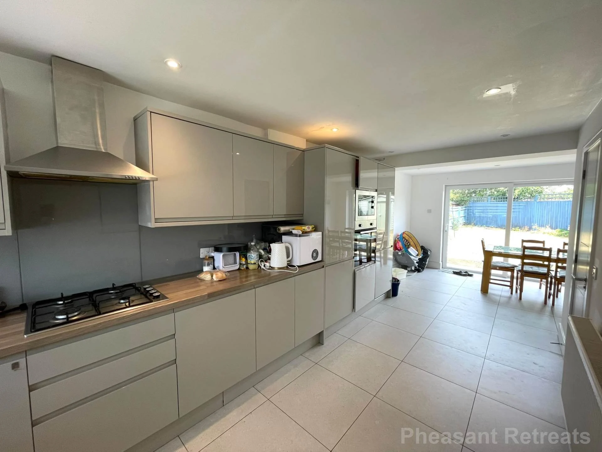 Mountfield, Witney