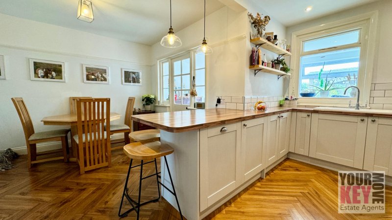 4 bedroom house in Weymouth Road, Folkestone, Kent CT19 4HU