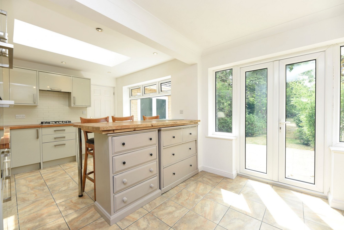 4 bedroom house in Burrows Drive, Huntingdon