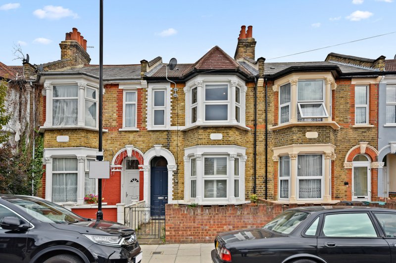 3 bedroom Terrace - Chalgrove Road, London, N17
