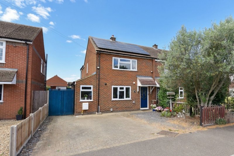3 bedroom house in Stratton Way, Biggleswade