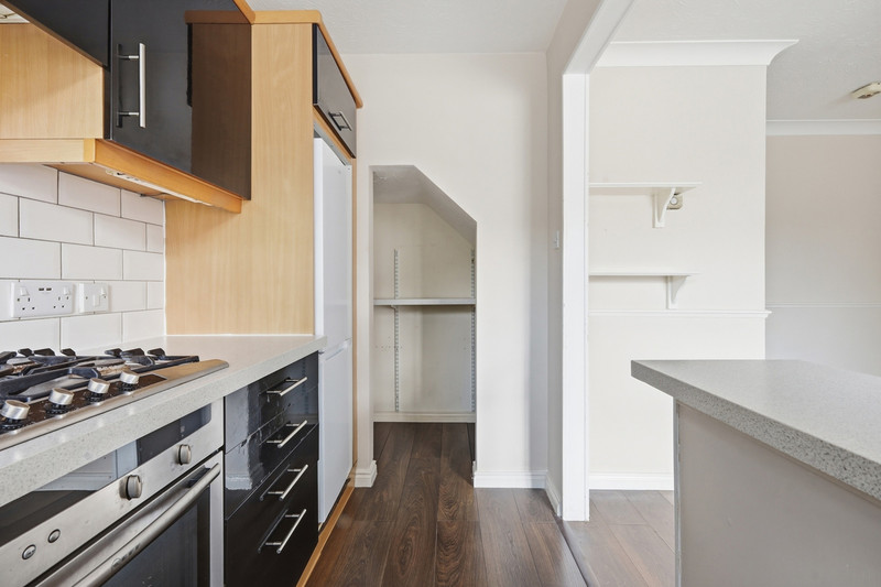 Sunbury Court, Southend-on-sea, SS3 8