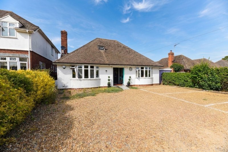 4 bedroom chalet bungalow in Houghton Road, St. Ives