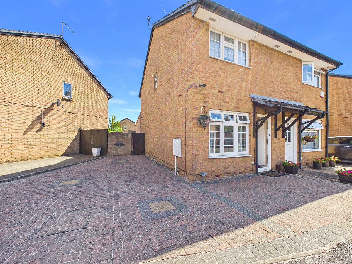 3 bedroom Semi-detached - Stipularis Drive, Hayes, UB4