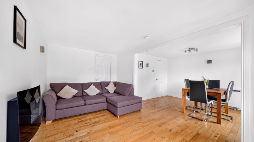 2 bedroom house in Flat 8 Clyde House, The Furlongs, Hamilton