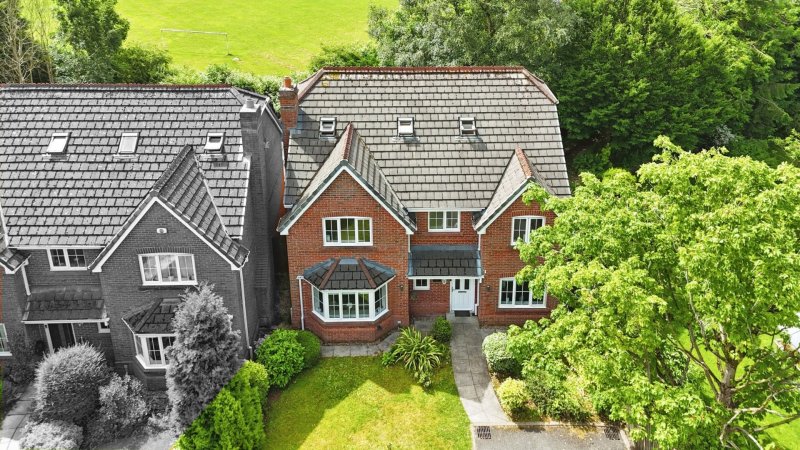 Bryony Gardens, Ladybridge