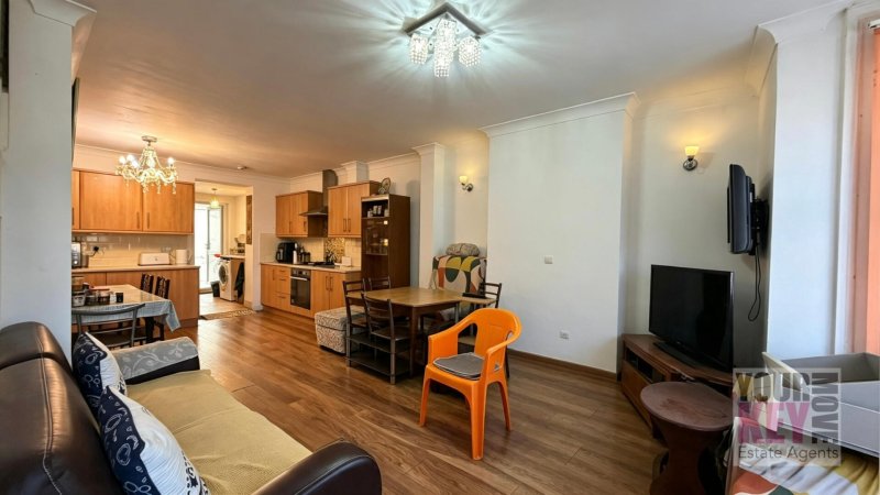 3 bedroom house in Cheriton Road, Folkestone, Kent, CT19 4AZ
