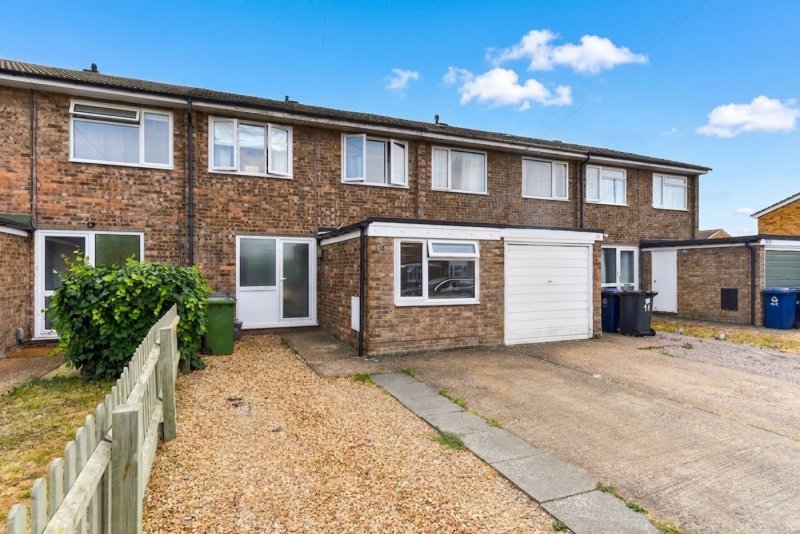 3 bedroom house in Gosslan Close, St. Ives
