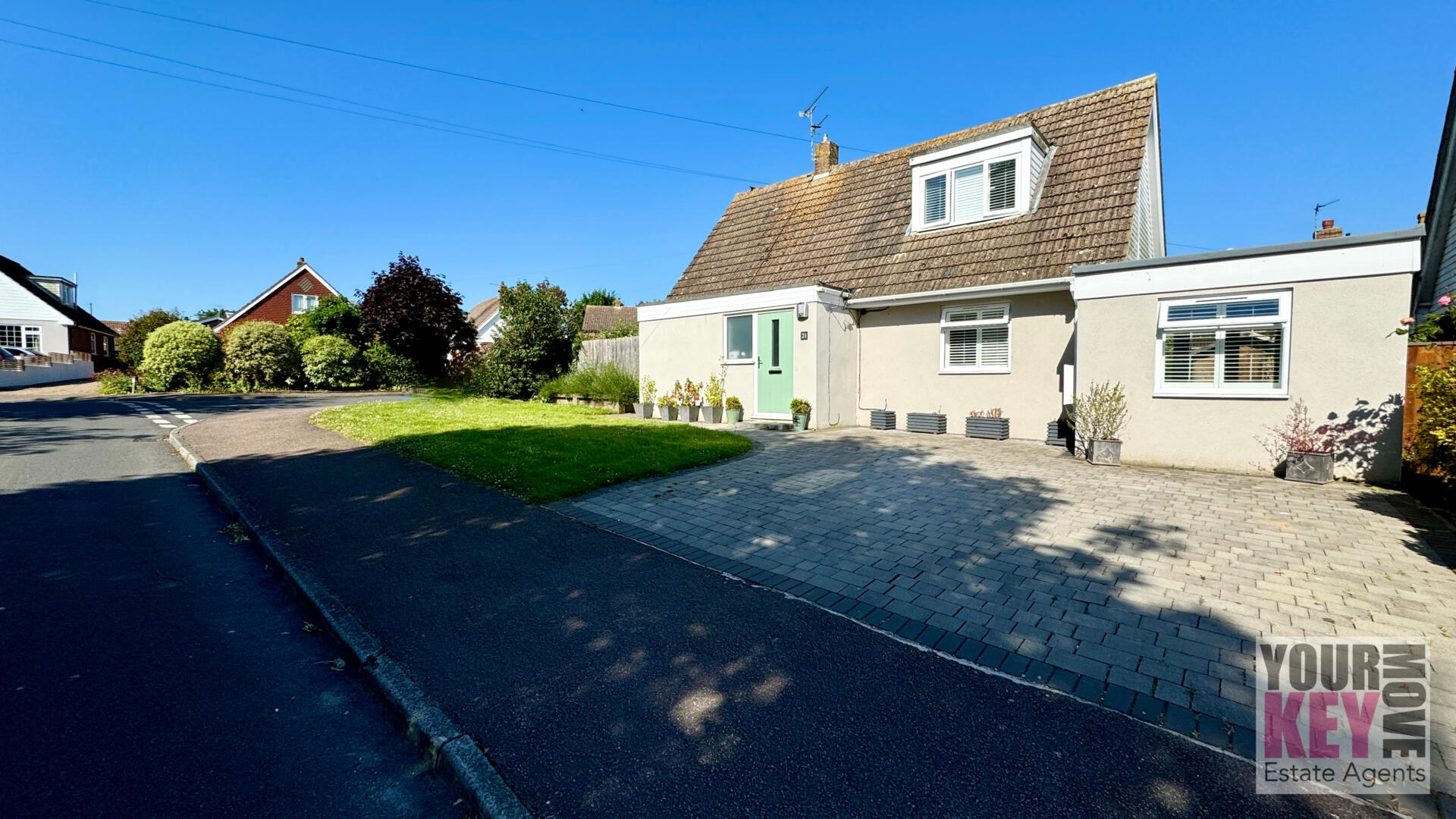 3 bedroom house in Honeywood Close, Lympne, Hythe, Kent CT21 4JS