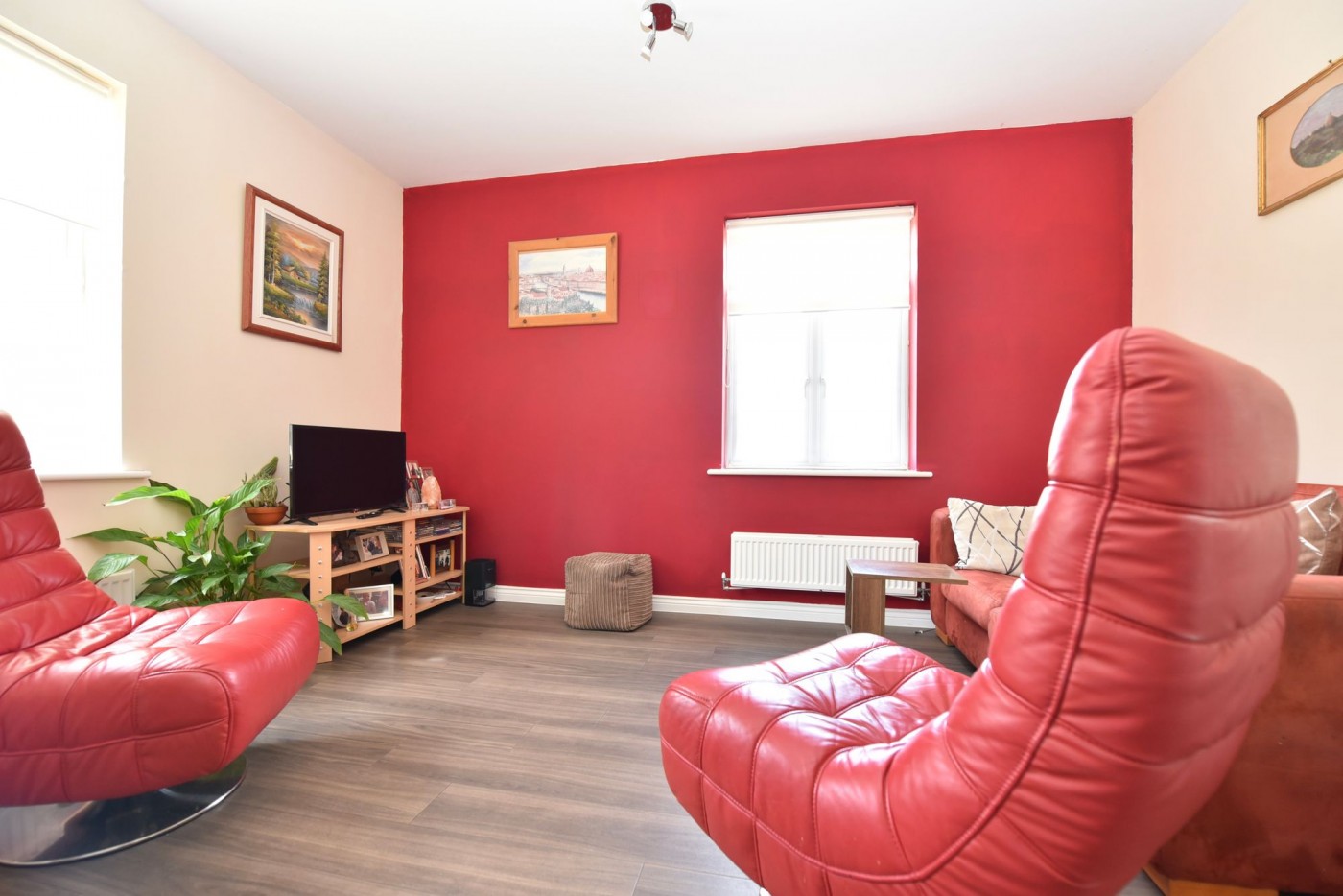2 bedroom flat in Gatekeeper Walk, Little Paxton