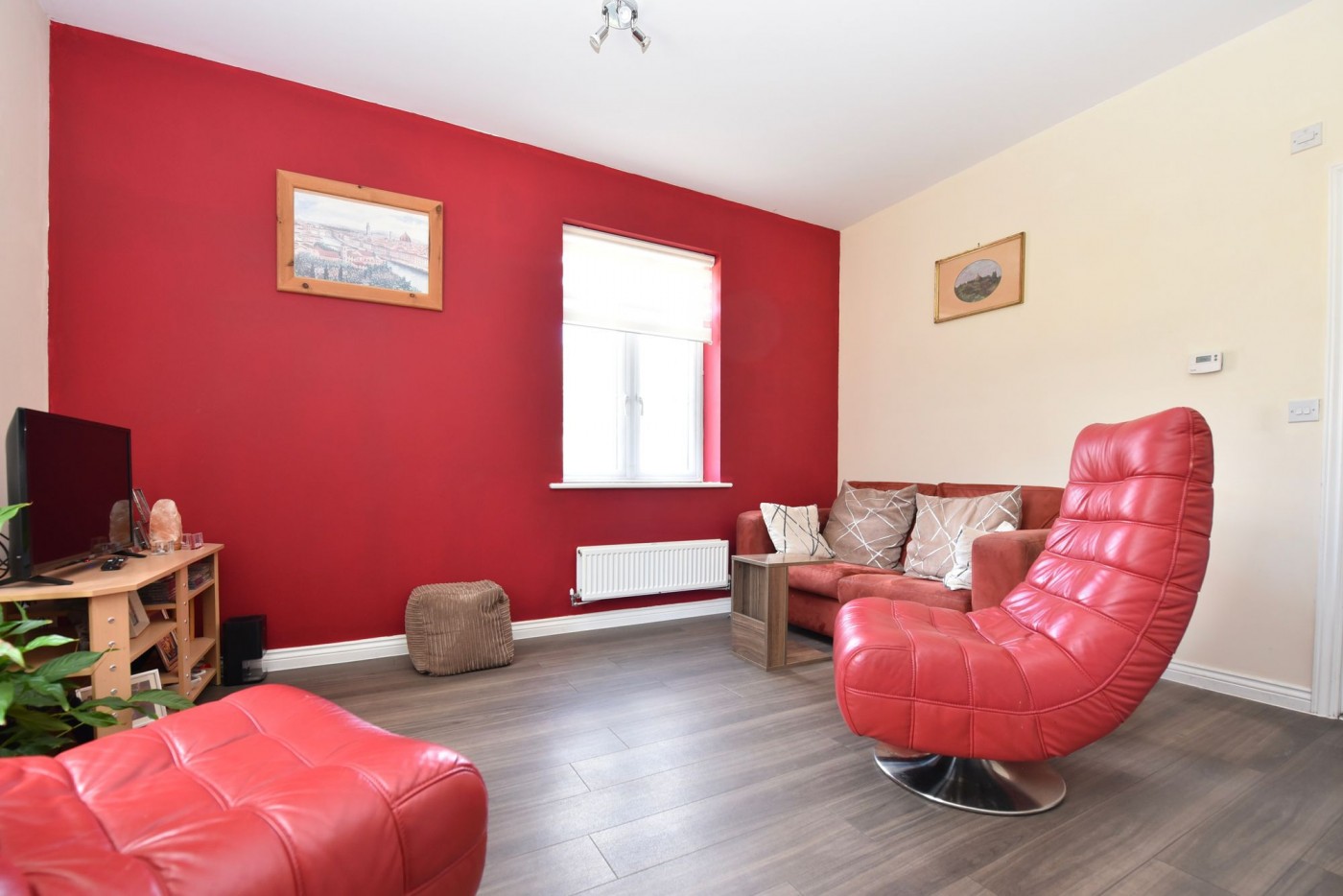 2 bedroom flat in Gatekeeper Walk, Little Paxton