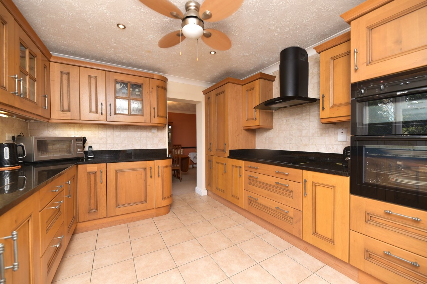 4 bedroom house in King Street, Somersham
