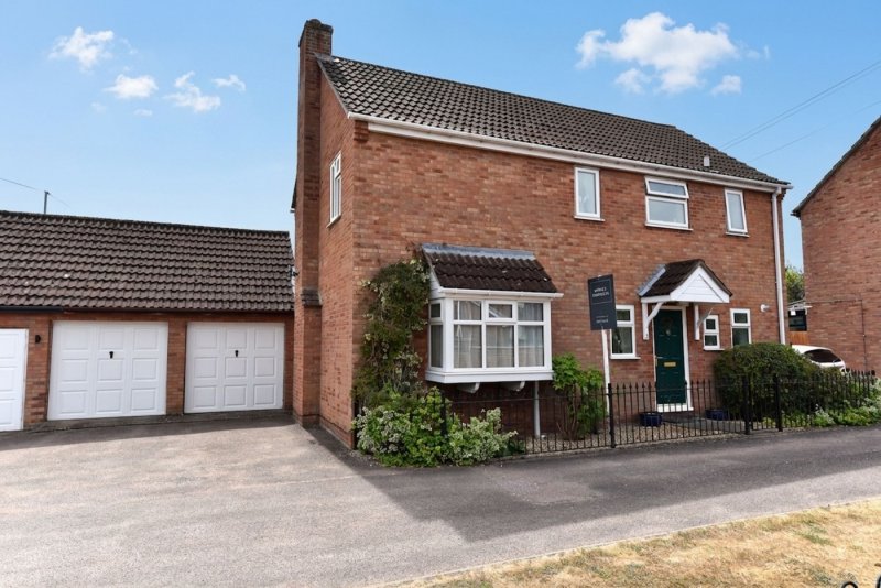 4 bedroom house in Hill Rise, St. Ives