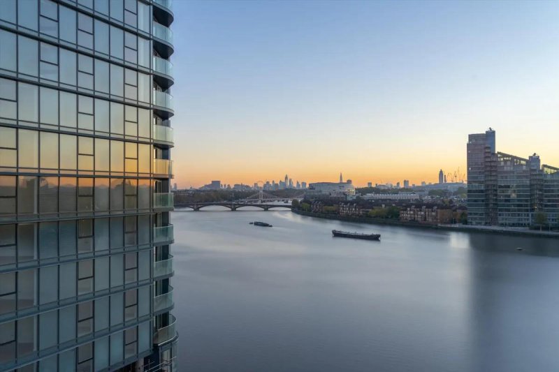 Waterfront Drive, London