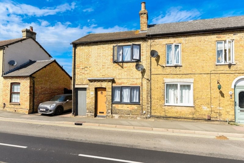 2 bedroom house in Cambridge Street, Godmanchester