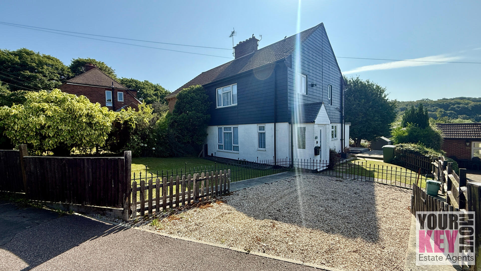 3 bedroom house in Paraker Way, Hythe, Kent CT21 5SQ